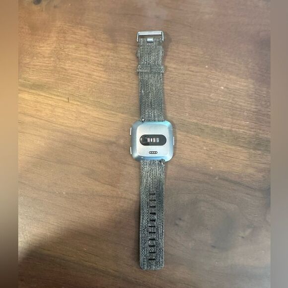Fitbit Versa Special Edition Smart Watch, Charcoal Woven, One Size - Picture 5 of 5